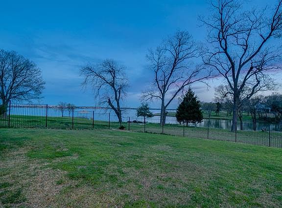 5th image of 9104 Pecan Dr