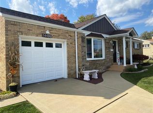 2 Overholt Dr, Irwin, PA 15642