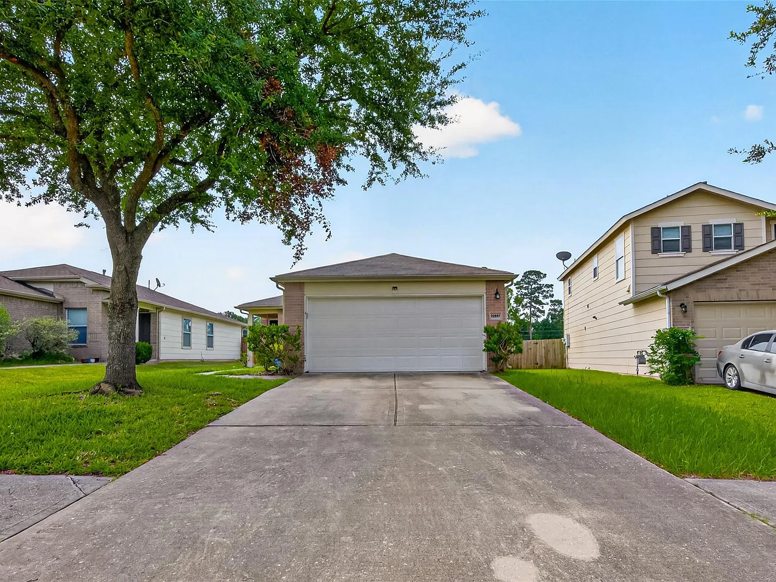 3 bed, 2.0 bath, 1440 sqft, $2,349 — Photo 3
