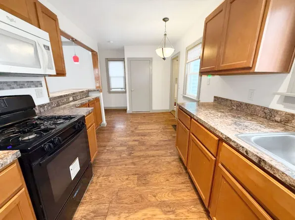 1525 E 254th St, Euclid, OH 44117
