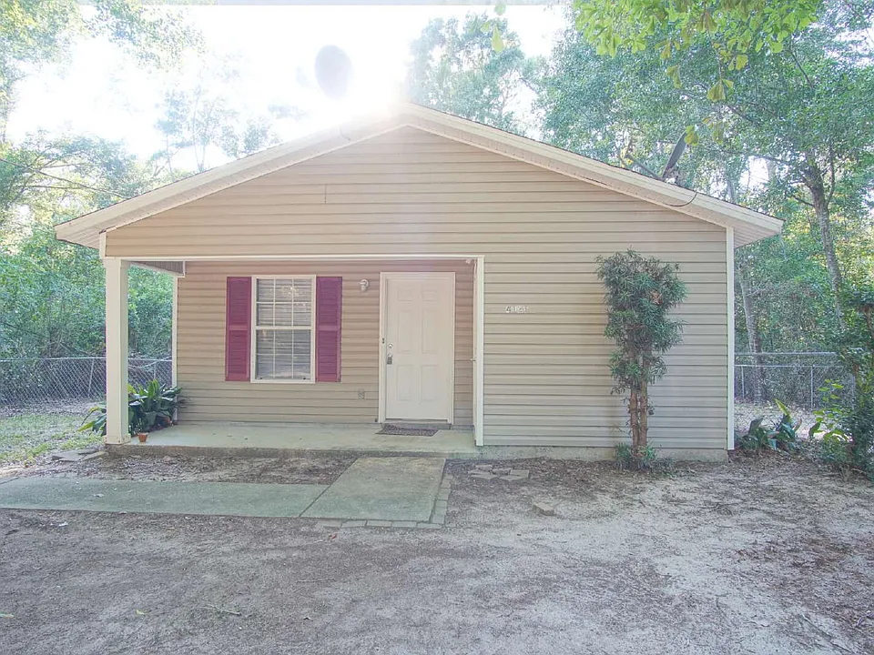 4121 Woodfin Cir
