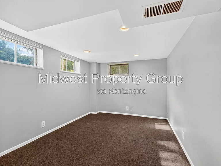 1205 Acredale Dr — Photo 21