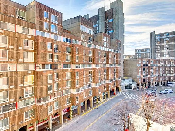 3rd image of 555 Main St #712A