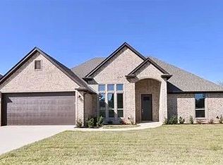 1929 Grassy Ridge Ln, Tyler, TX 75703