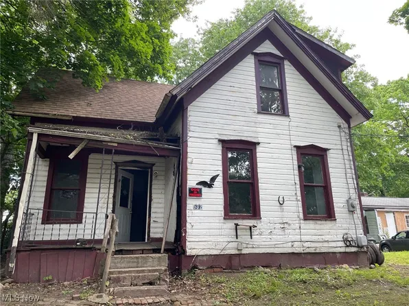 532 4th St SW, Massillon, OH 44647