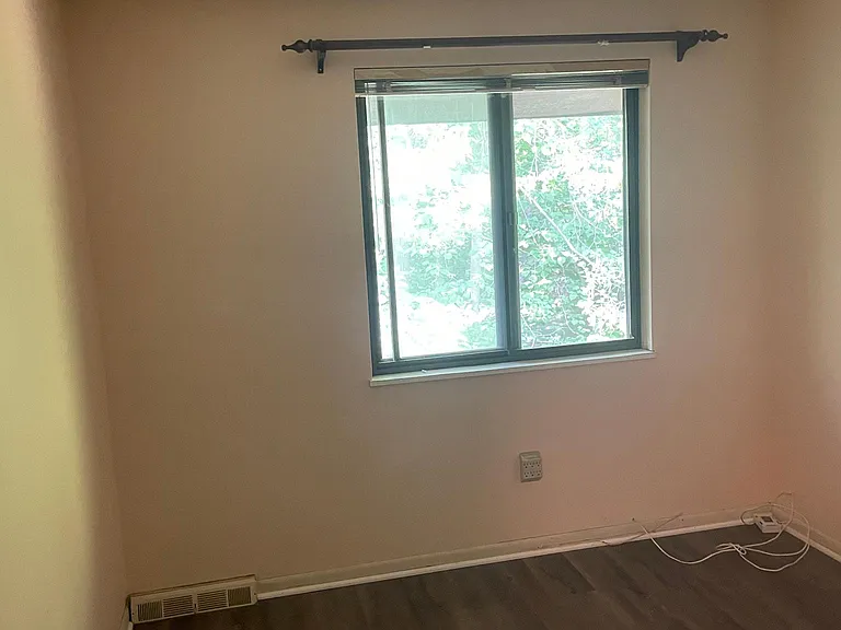 9404 Sherman Ln — Photo 32