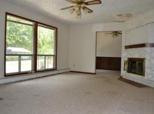 106 Meadow Ln, Hallsville, MO 65255