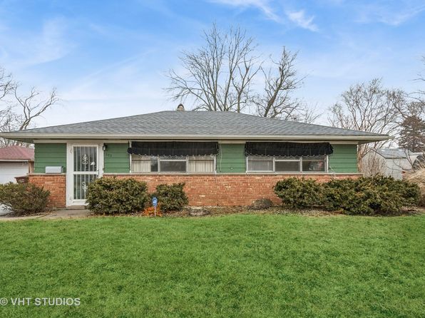 302 Mohawk St, Park Forest, IL 60466