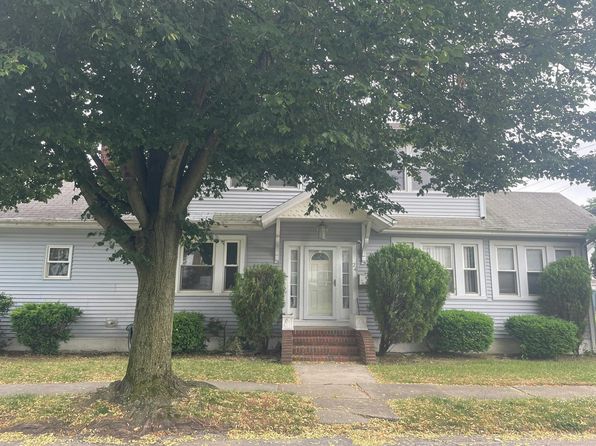 24 W Dover St, Valley Stream, NY 11580