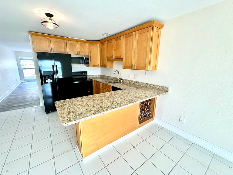 2565 Gary Cir — Photo 7