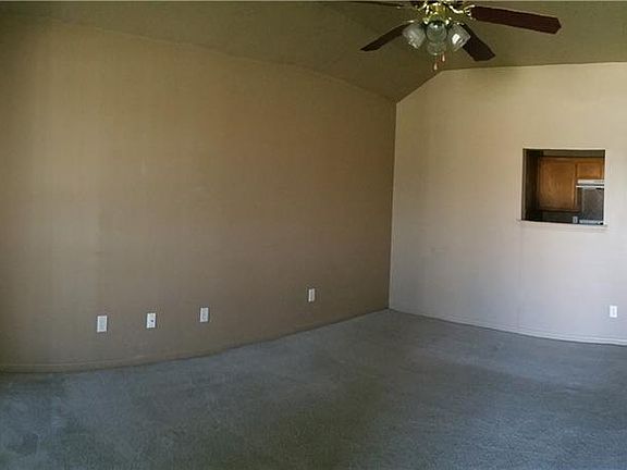 3rd image of 1307 Nicholas Cir APT A