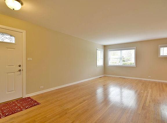 5th image of 305 Fernwood Ln
