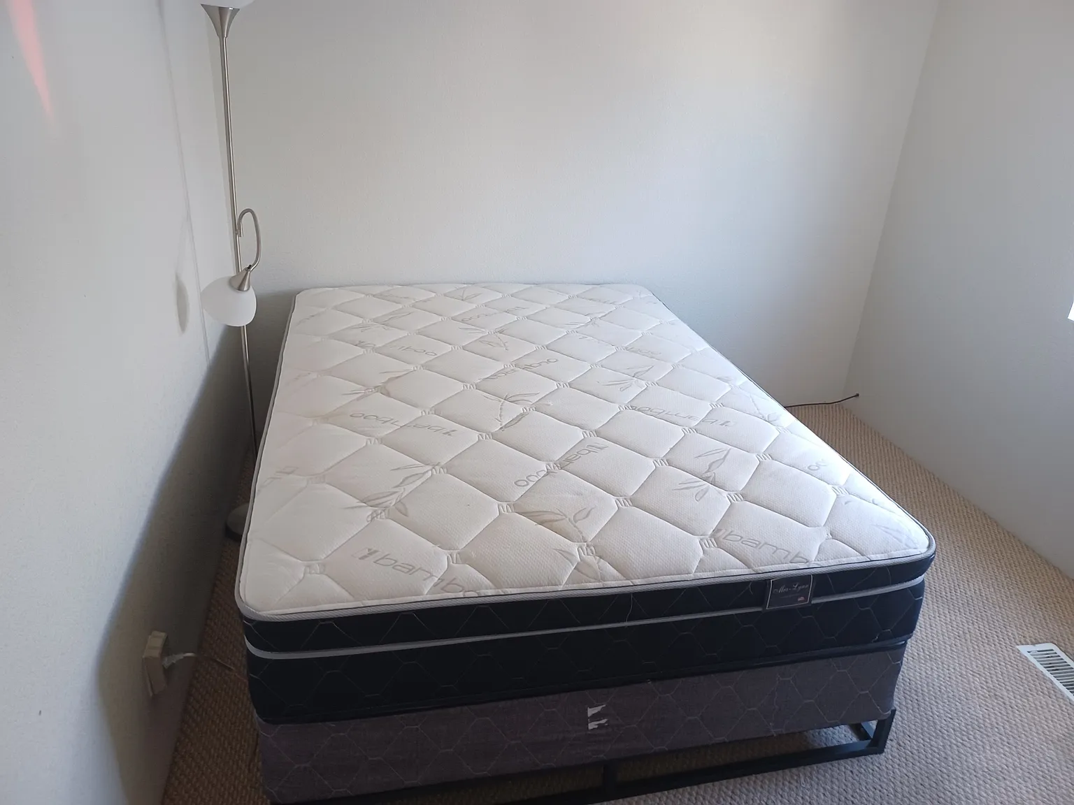 3 bed, 1300 sqft, $1,000 — Photo 3