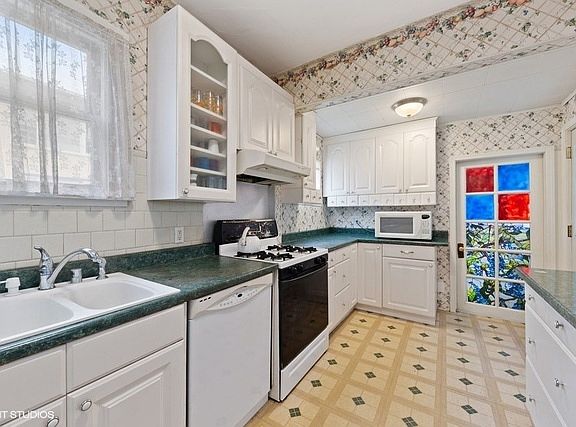 4th image of 428 S Kenilworth Ave