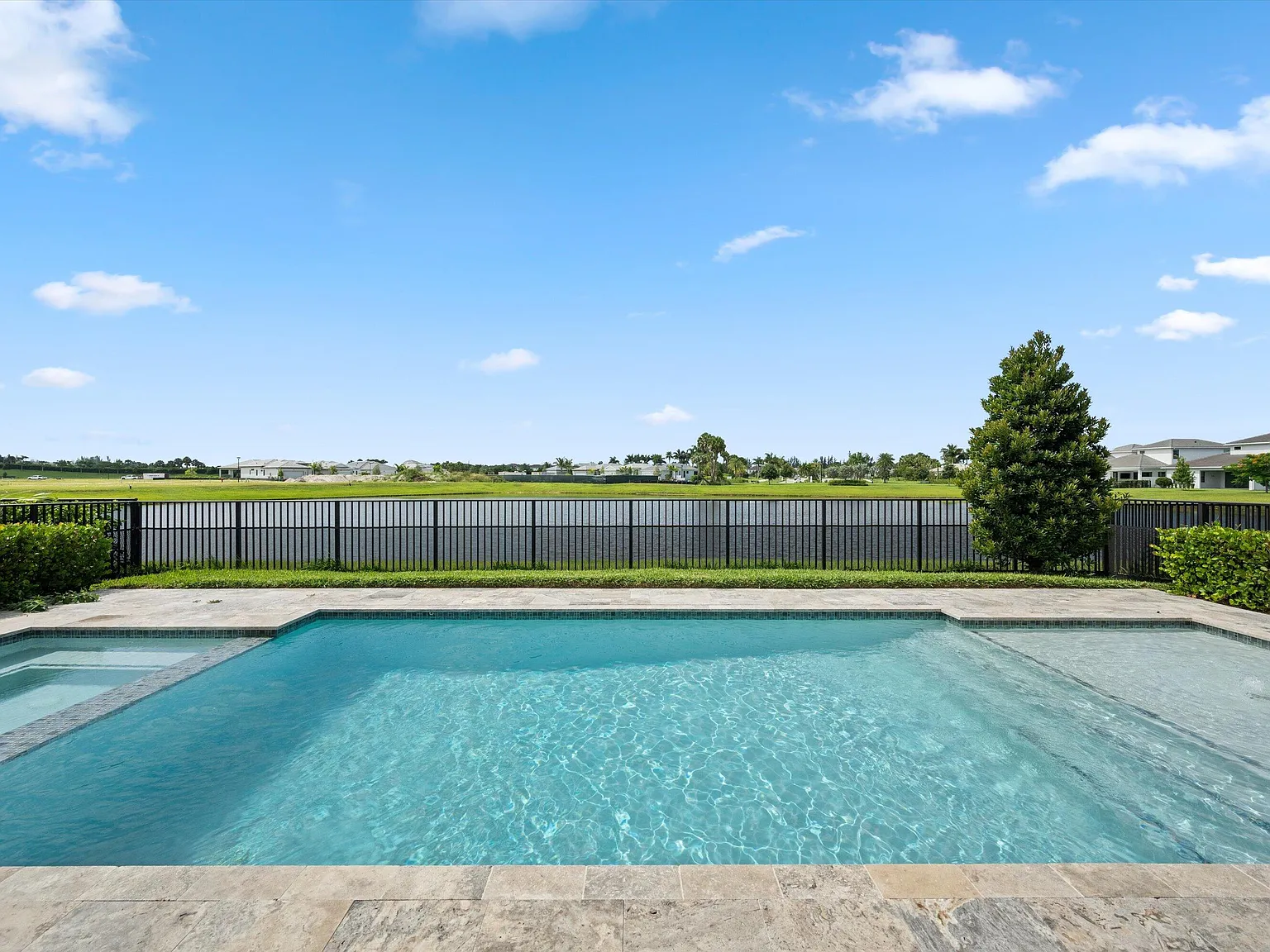 3 bed, 3.0 bath, 2642 sqft, $5,500 — Photo 4
