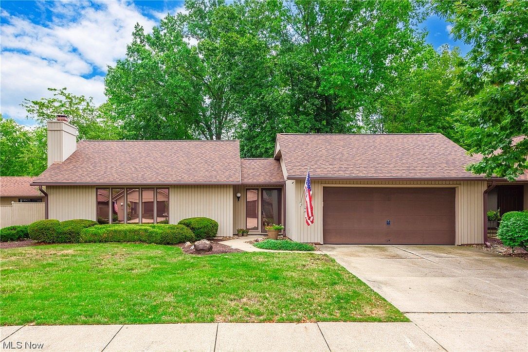 10827 Meadow Trl, Strongsville, OH 44149 Zillow