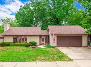10827 Meadow Trl, Strongsville, OH 44149