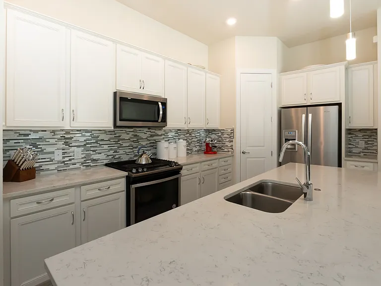 7254 Wilton Dr — Photo 3