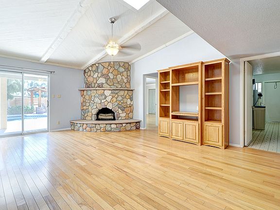 5th image of 4319 W Paradise Dr