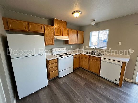 5th image of 3919 Pheasant Dr Unit 4