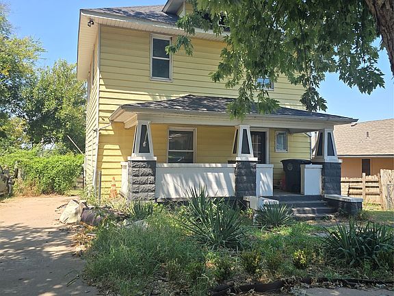 2nd image of 408 S Phoenix Ave