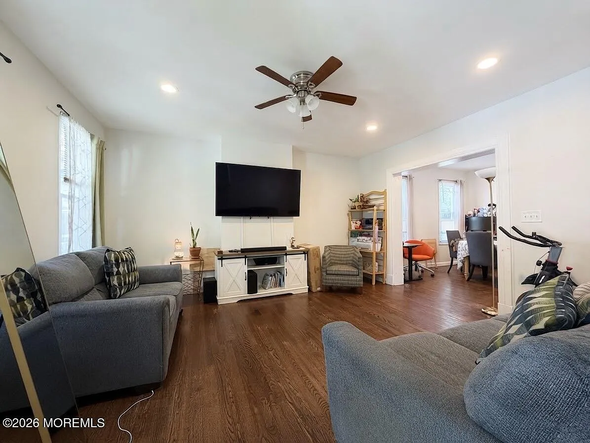 2 bed, 1260 sqft, $3,000 — Photo 3