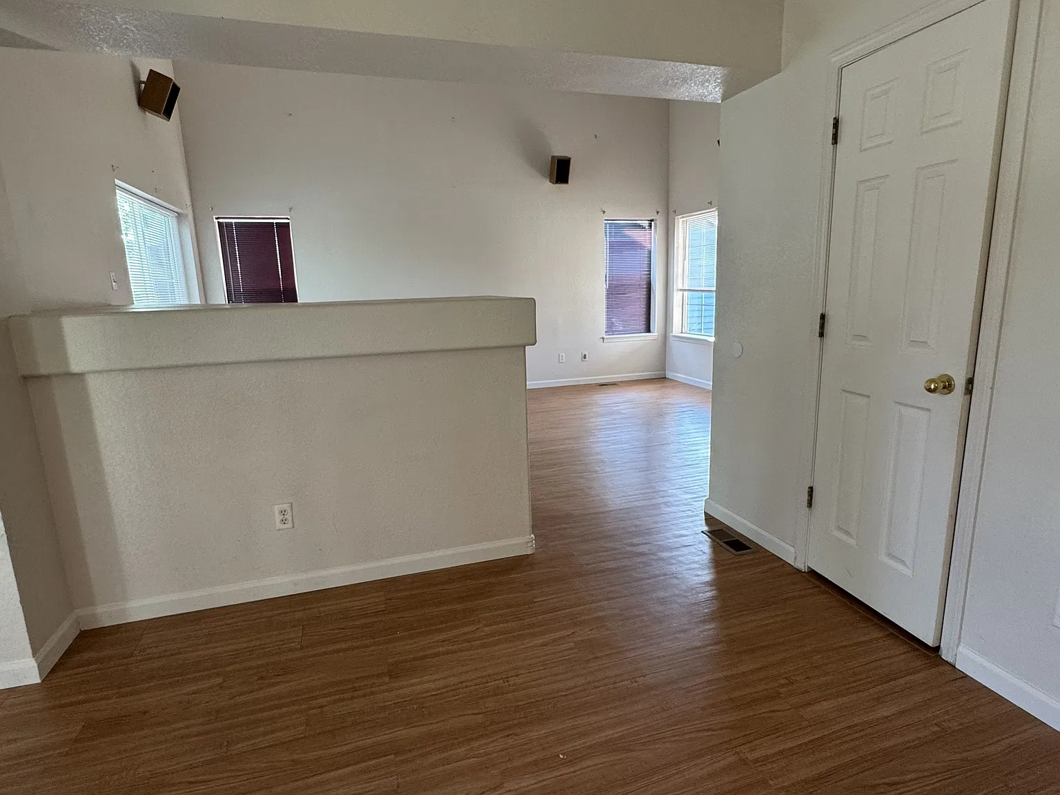 3 bed, 2.5 bath, 2251 sqft, $2,450 — Photo 4