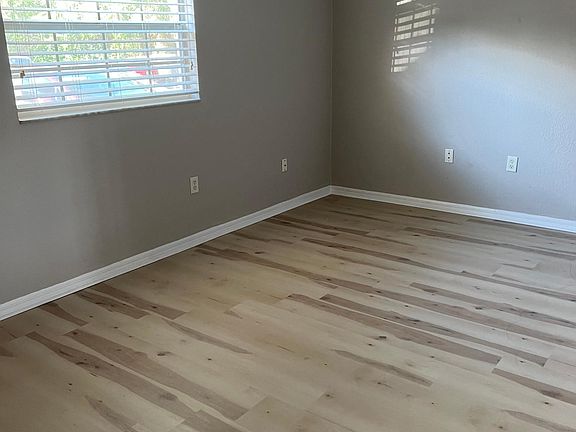 5th image of 2503 E Central Blvd #13
