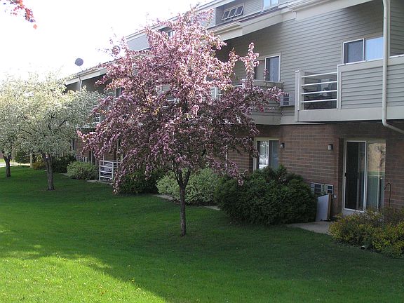 2nd image of 2026 Londonderry Dr APT 111