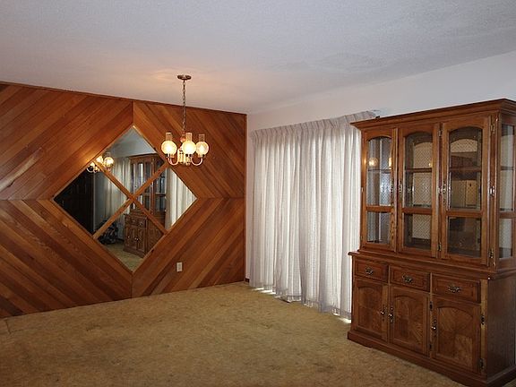 3rd image of 626 27th St W