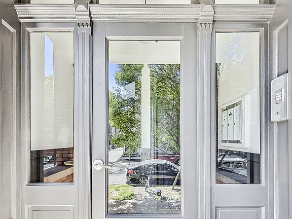2nd image of 2346 W Shakespeare Ave