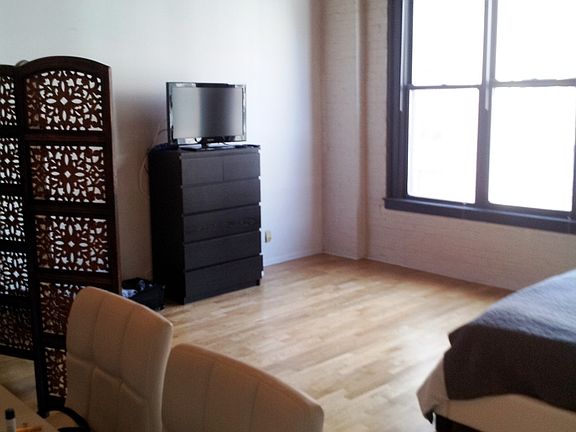 4th image of 525 S Dearborn St APT 202