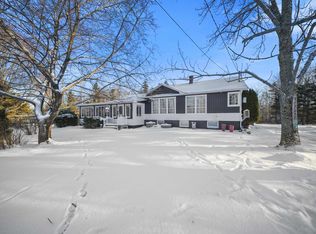 693 Thompson Rd, North Parish, PE C0B1Z0