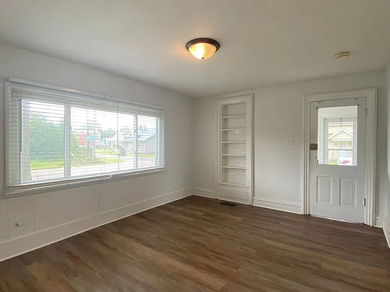 68037 Franklin St — Photo 5