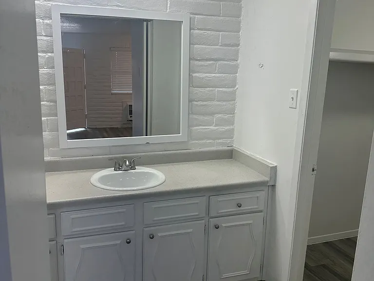 La Cima Apartments — Photo 17