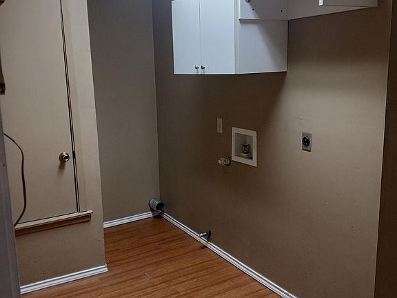 2nd image of 7235 Hardesty