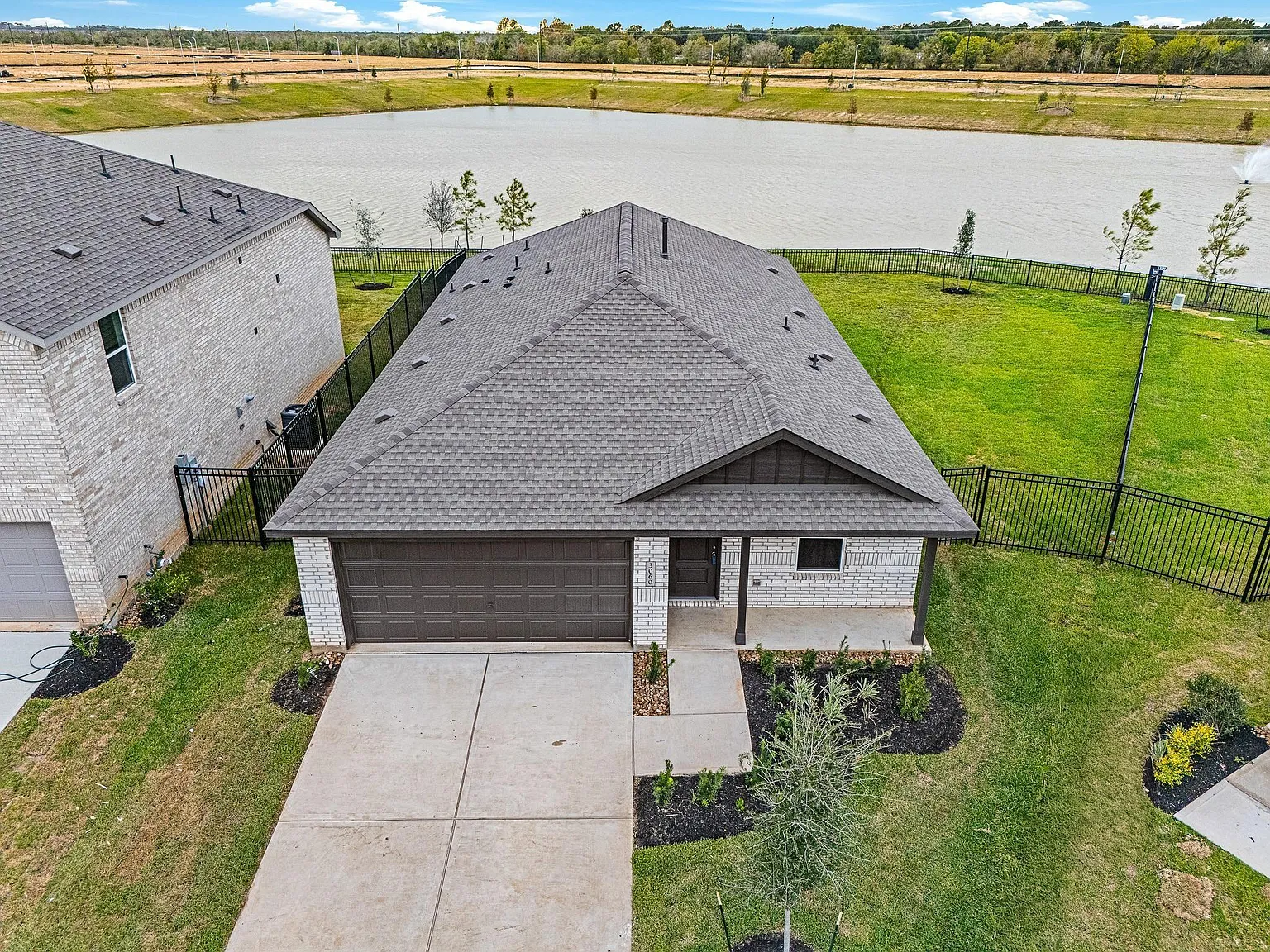 4 bed, 2.0 bath, 1707 sqft, $2,100 — Photo 4