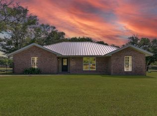 4 Crute Dr, Huntsville, TX 77320