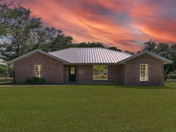 4 Crute Dr, Huntsville, TX 77320