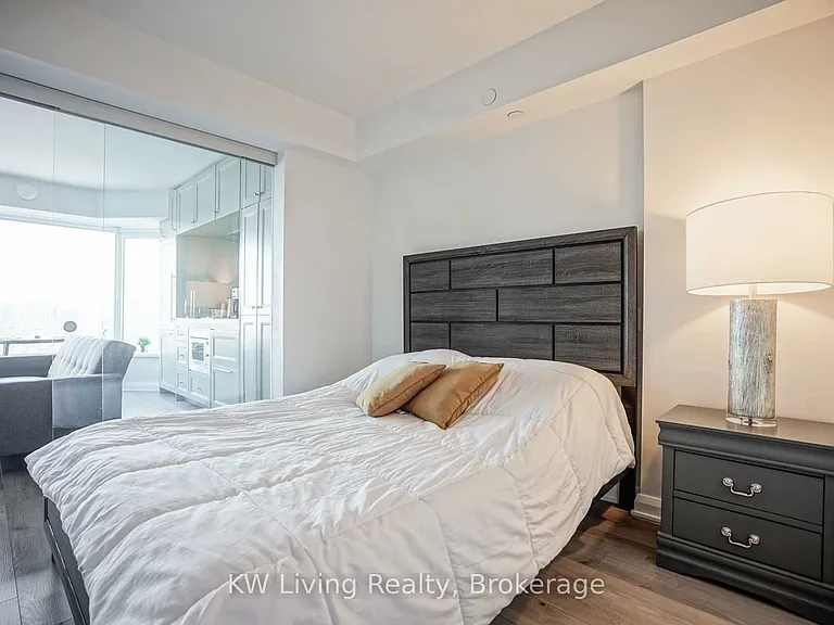155 Yorkville Ave #2920 — Photo 9