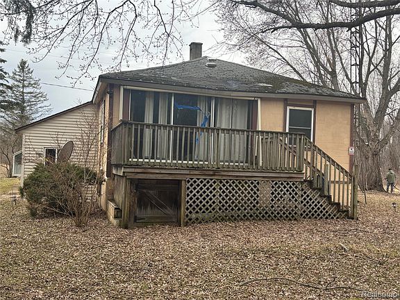 2nd image of 1904 Hay Rd