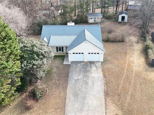 16 Broken Arrow Ct, Rydal, GA 30171