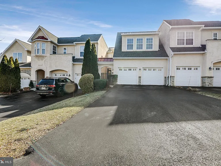 63 Old Barn Dr — Photo 39