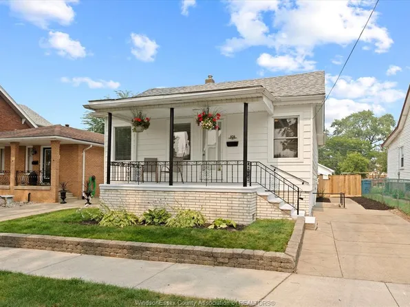 920 Louis Ave, Windsor, ON N9A 1X9