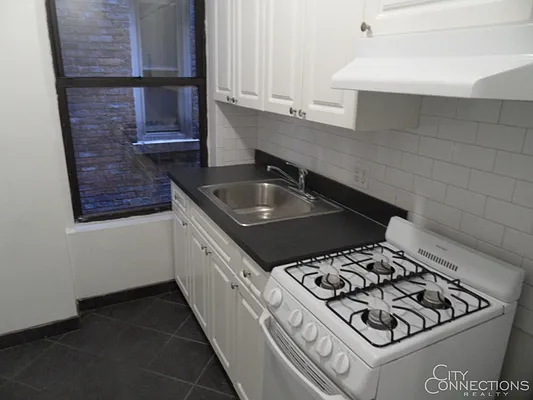 Rented by City Connections Realty | media 12