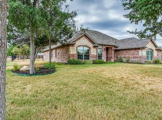 220 Parker Oaks Ln, Hudson Oaks, TX 76087