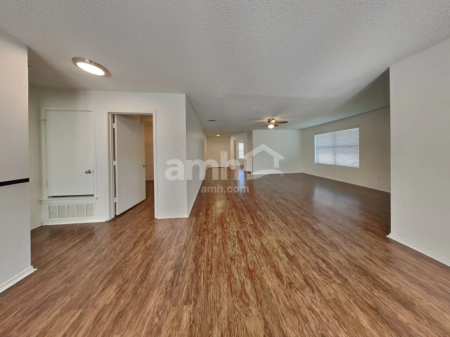 3 bed, 2.0 bath, 1635 sqft, $2,295 — Photo 4