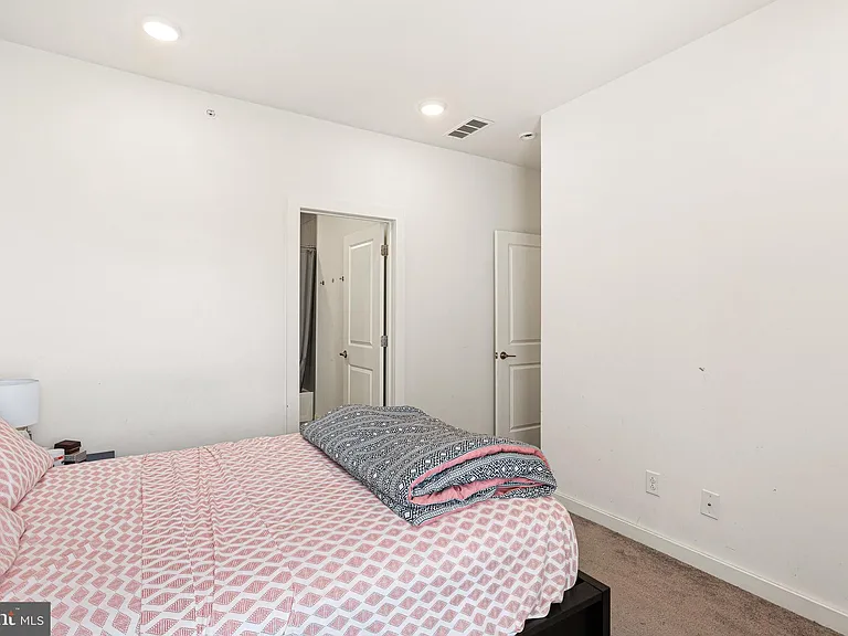 1841 N 6th St #8 — Photo 8