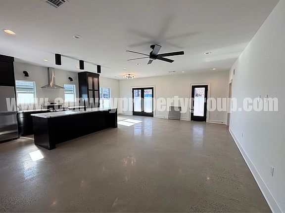 3rd image of 1406 Clifton St #1