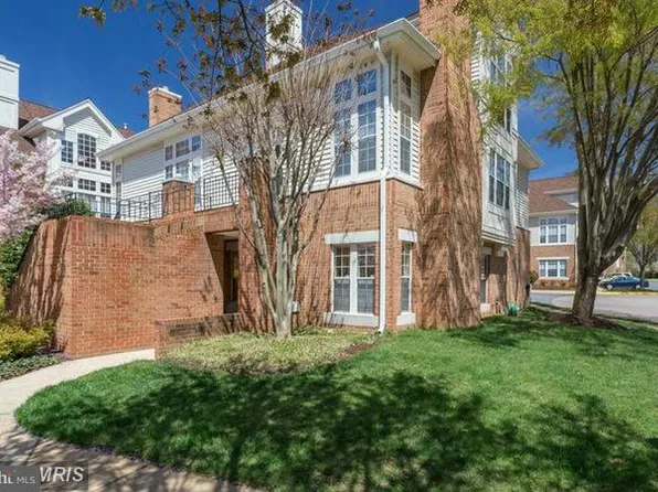 7037 Haycock Rd APT A, Falls Church, VA 22043